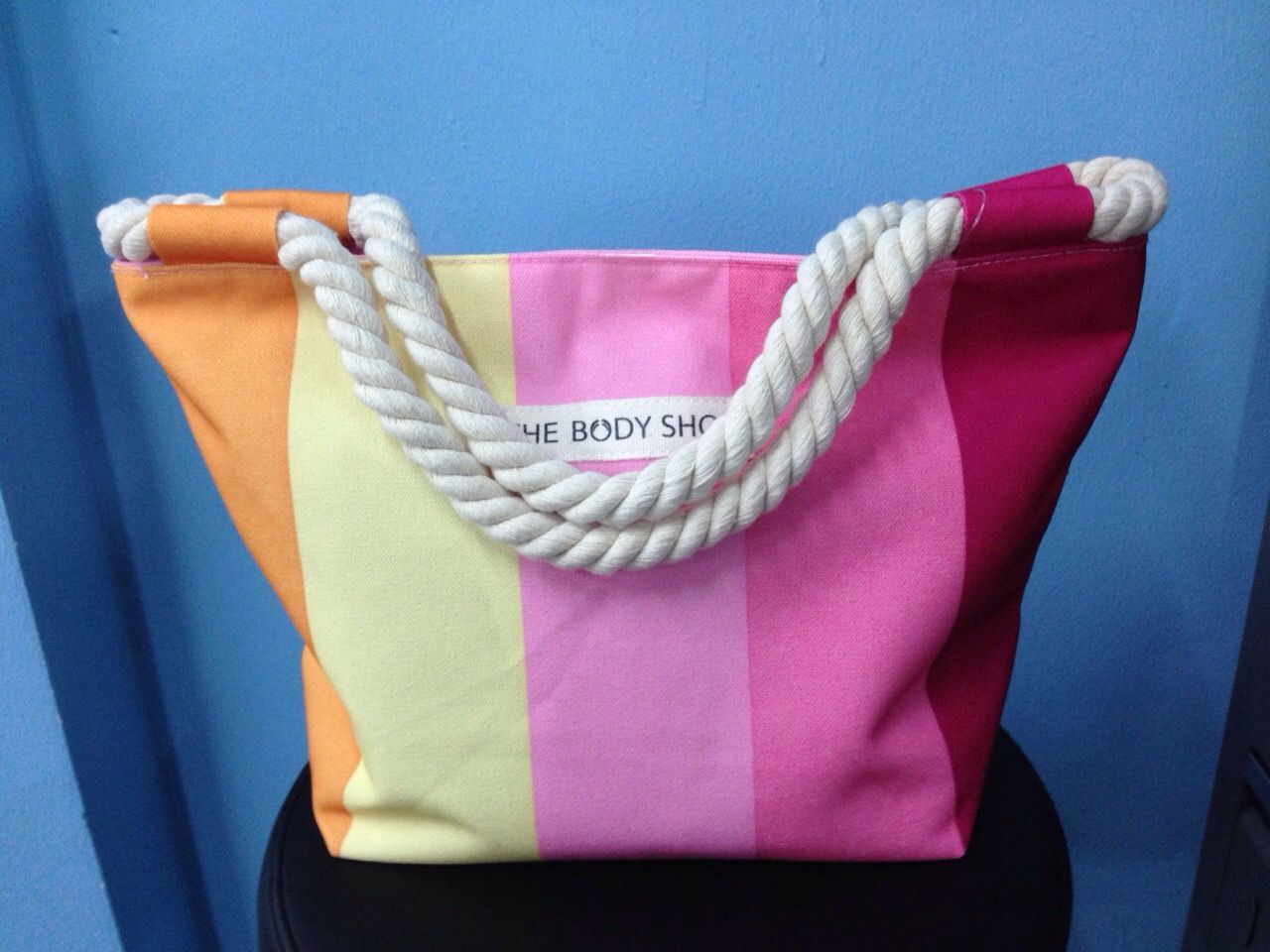 The Body Shop Summer Totebag (Free) - 1