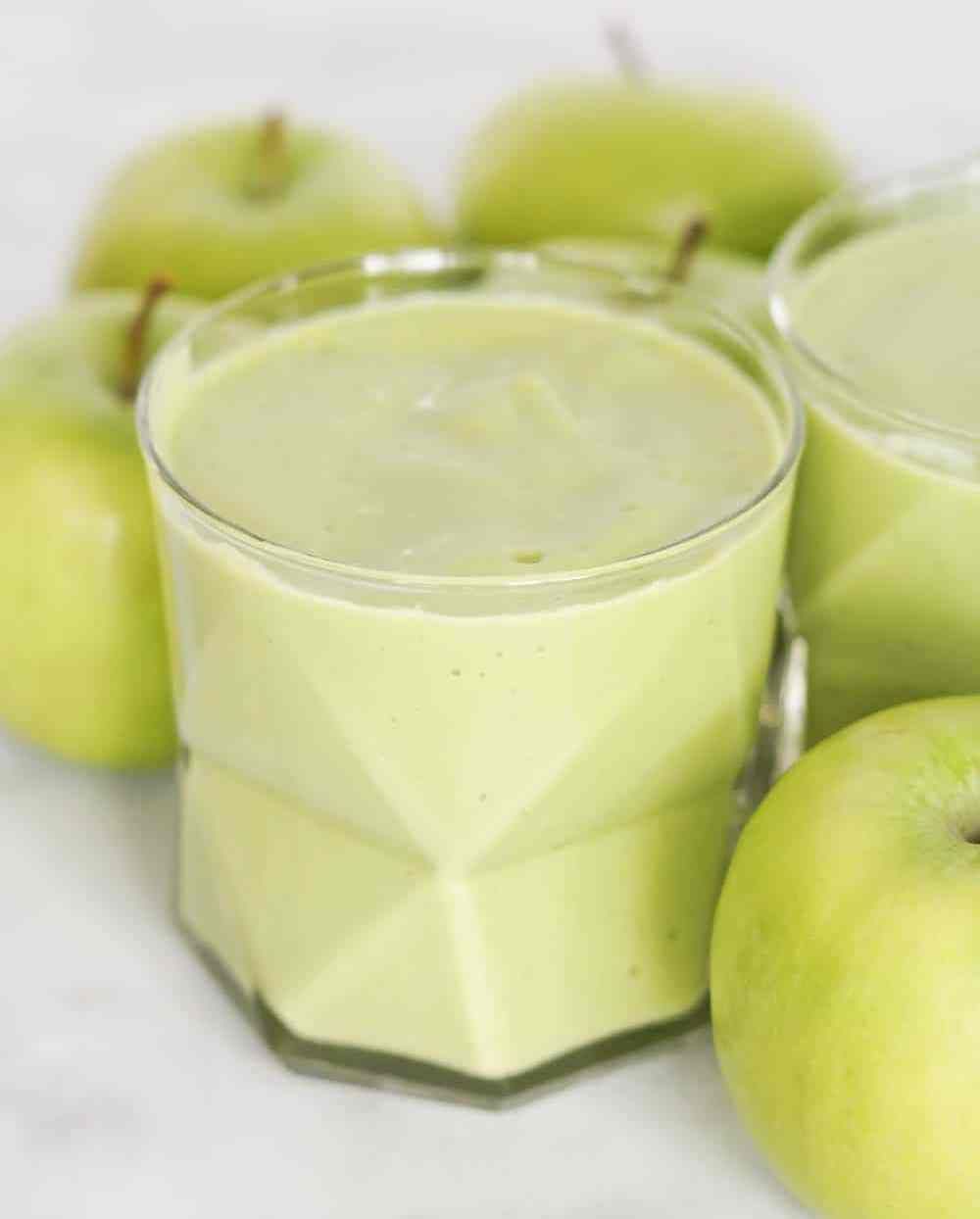 Jus Alpukat, Apel, dan Lemon