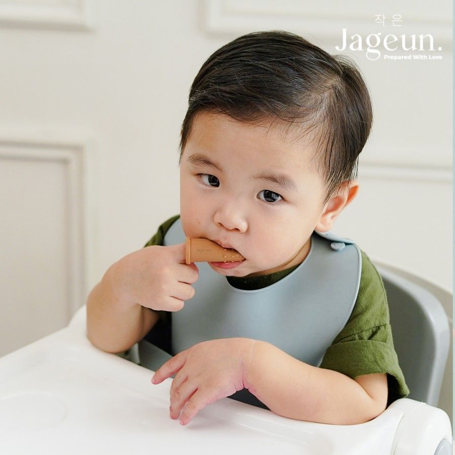 JAGEUN Premium Silicone Baby Finger Toothbrush | Jari Sikat Gigi Bayi Warna Coklat - 2